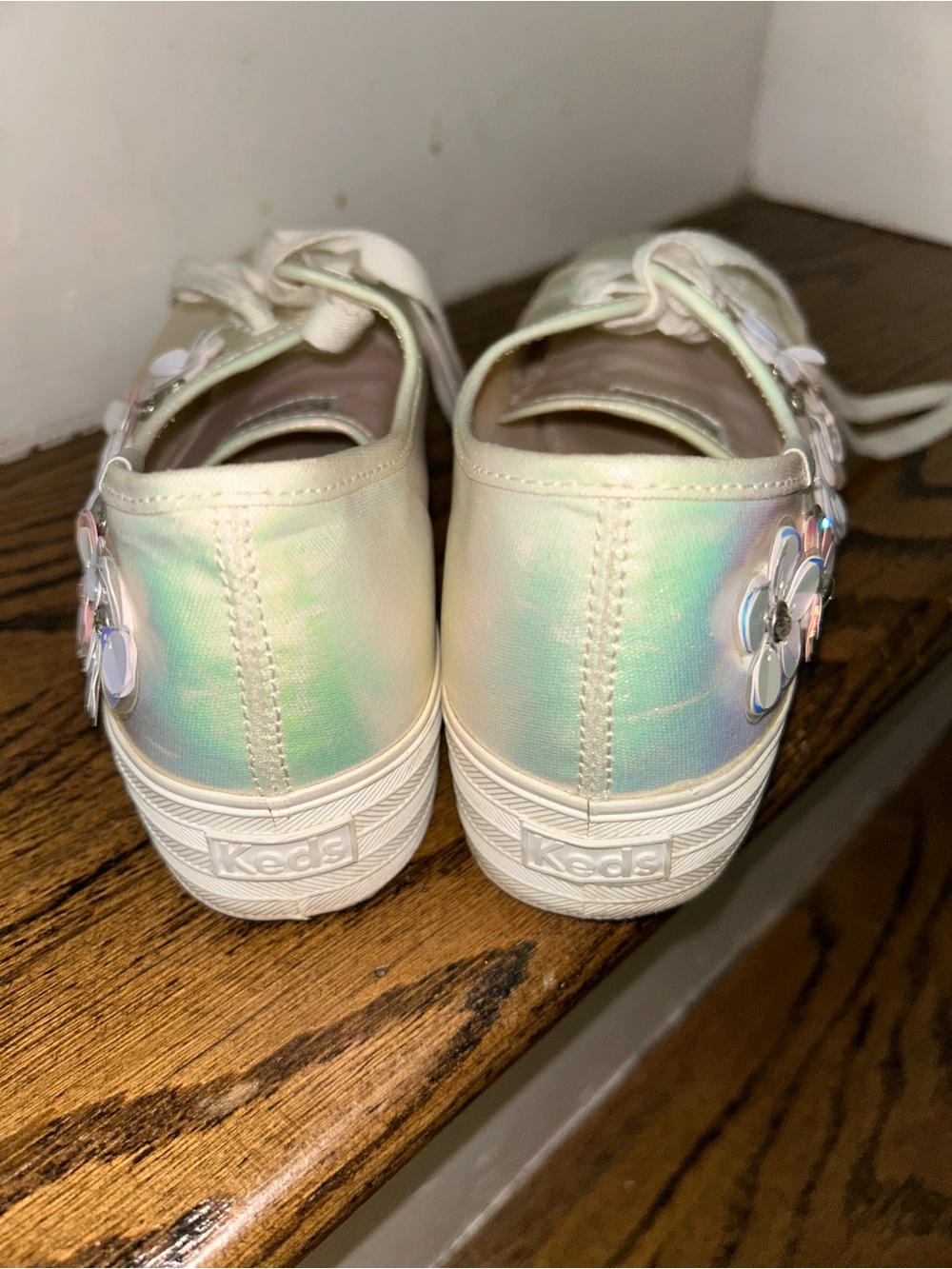 Keds Iridescent White sneakers, sequin floral accents. Size 9. - Picture 4 of 5